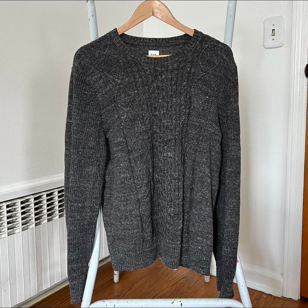 Gap cable knit crewneck sweater